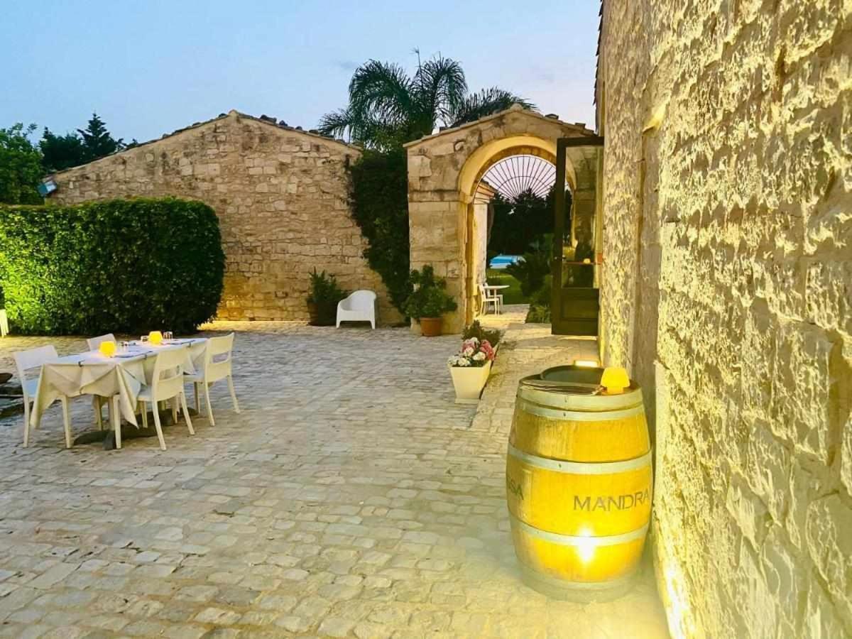 Torre Dantona Country Suites Pozzallo Eksteriør bilde